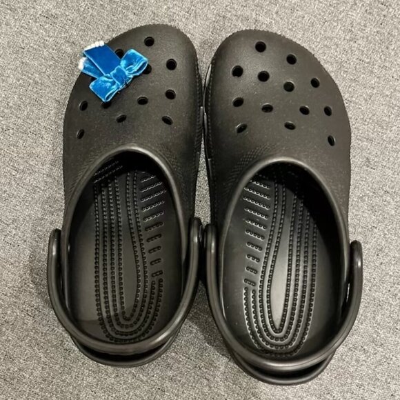 Crocs Classic Clogs - Black - Nearly New, Worn Once - Picture 1 of 3